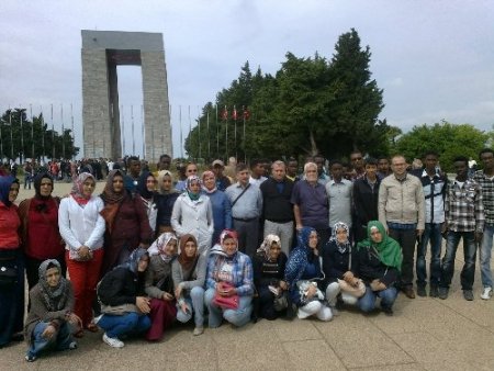 Somalili öğrenciler, şehitlik ziyaretindeki duygularını yazıya dökecek