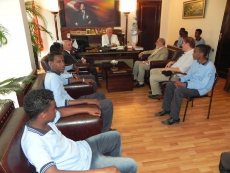 Somalili öğrenciler Başkan Posbıyık’ı ziyaret etti
