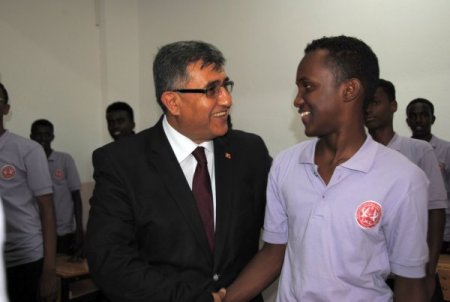 Somalili öğrenciler için de zil çaldı