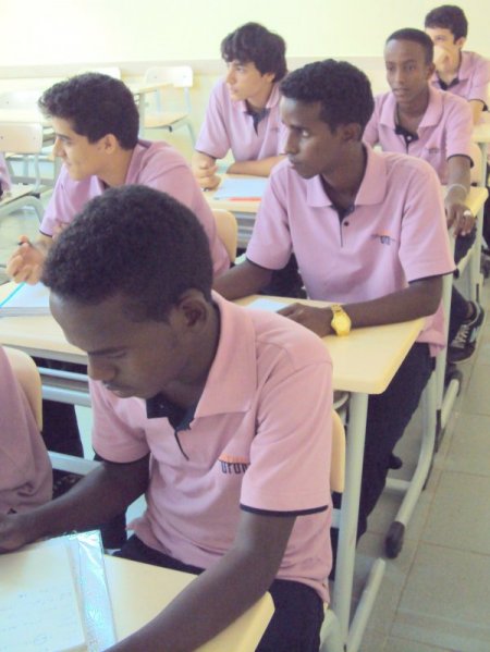 Somalili öğrenciler Ufuk Lisesi'nde ders başı yaptı