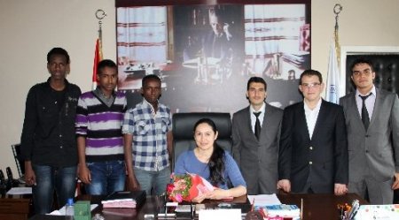 Somalili öğrencilerden Anneler Günü sürprizi