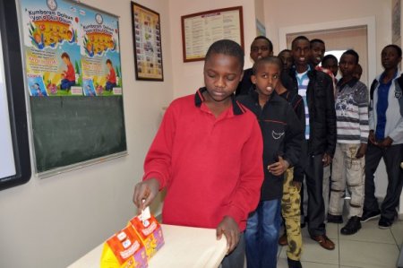 Somalili Öğrencilerden Depremzedelere Yardım