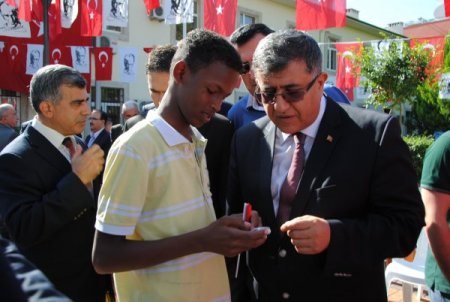 Somalili öğrencinin bayram tebriği Kaymakam Bulgurlu'yu duygulandırdı