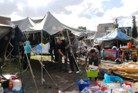 Somalili sığınmacıların Amsterdam'da içler acısı durumu sürüyor