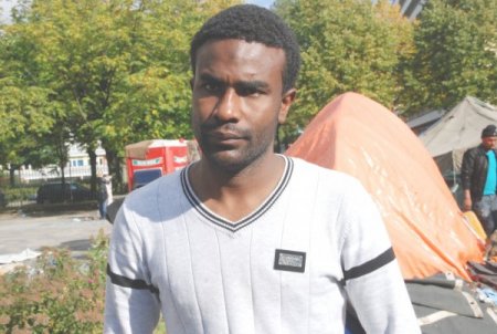 Somalili sığınmacıların Amsterdam'da içler acısı durumu sürüyor