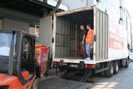 Somali'ye Yardımlar Hız Kesmiyor