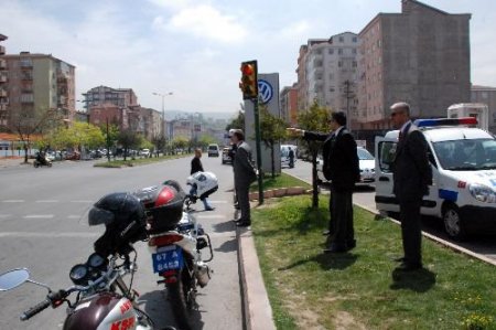 Son Bir Haftada Kazaların Artış Gösterdiği Bulvarda Denetimler Arttı