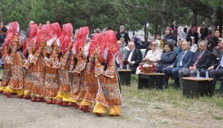 Sorgun Halk Eğitim Merkezi yıl sonu sergisi açtı
