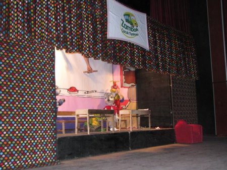 Sorgun'da Oynanan Tiyatro Oyununu 2 Bin Öğrenci İzledi