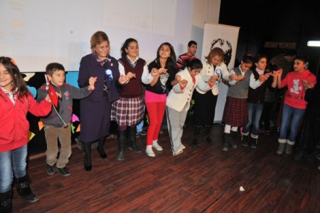 Sosyal Hizmetler Eğitim ve Yardım Vakfı'ndan çocuk yuvasına moral ziyareti