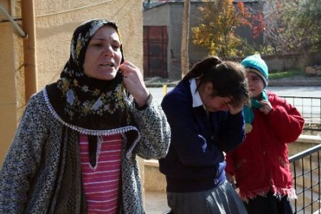 Sosyal Konutlardan Çıkmak İstemeyen Aileler, Polis Ve Zabıta Zoruyla Çıkarıldı