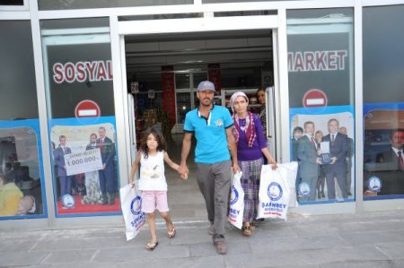 Sosyal Market’ten bin 150 aileye bayram yardımı