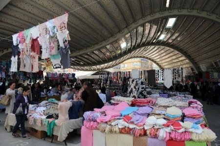 Sosyete Pazarı, Çarşamba Pazarpark’ta açıldı