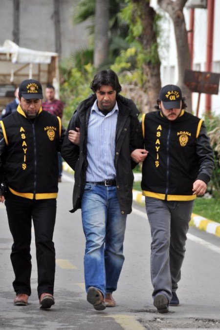 Soyguncu ararken cinayet zanlılarını yakaladılar