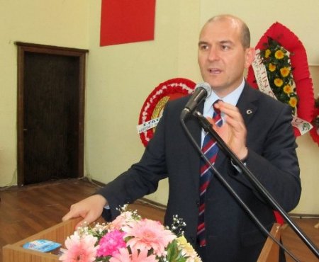 Soylu, Edremit'te siyaset akademisinin startını verdi