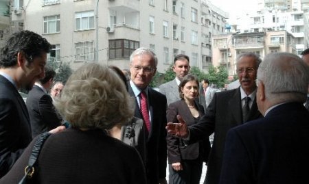 Sözde Ermeni Soykırımı Tasarısını Değerlendiren Fransız Büyükelçi Emie: Bunlar Geçmişte Kaldı, Geleceğe Bakmakta Yarar Var