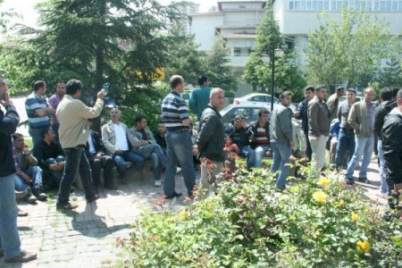 Sözleşmeleri Yenilenmeyen Taşeron İşçiler İş Bıraktı