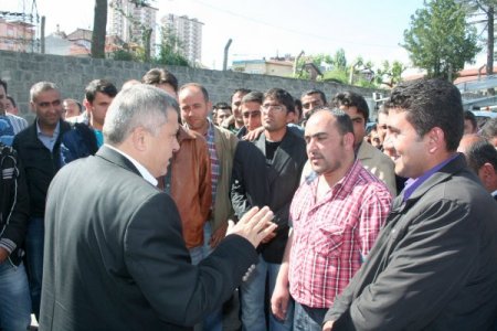 Sözleşmeleri Yenilenmeyen Taşeron İşçiler İş Bıraktı