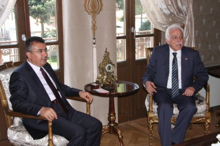 Sp Genel Başkanı Kamalak, Vali Lekesiz’i Ziyaret Etti