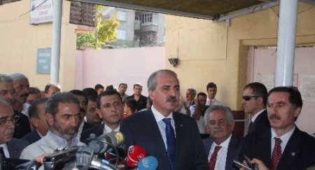 Sp Lideri Kurtulmuş Diyarbakır Cezaevi Önünde 'evet' Çağrısında Bulundu