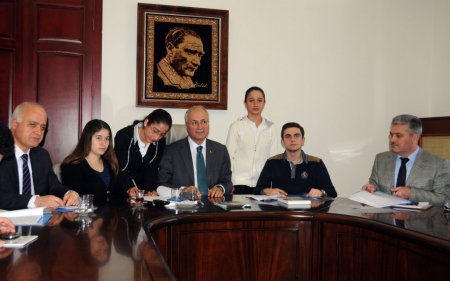 Spil'de yanan alanın fidanlarını öğrenciler dikecek