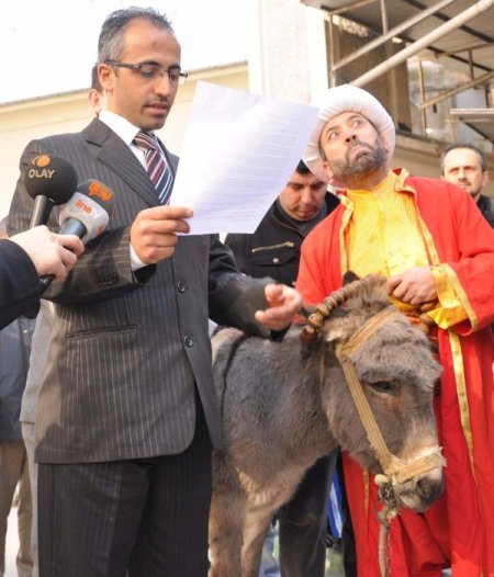 Sp'li Gençlerden, Cumhuriyet Caddesi'nde Eşekli Protesto