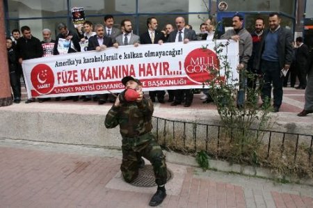 Sp'liler 'füze Kalkanı' Projesini Protesto Etti
