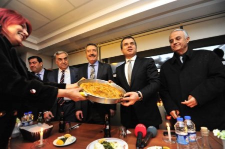 Spor Bakanı Suat Kılıç, Mum Işığında Konuştu