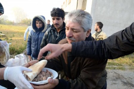 Spor Salonunda Namaz, Dışarıda Kavurma