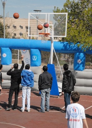 Spor tırı Kayseri’yi şenlendirdi