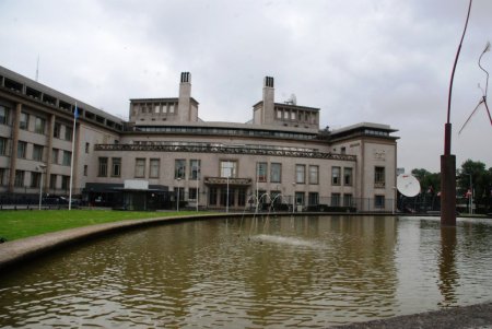 Srebrenitsa'da görev yapan askerlere tazminat