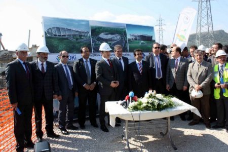 Stat inşaatında çalışan işçiler Bakan Kılıç'ın keyfini yerine getirdi