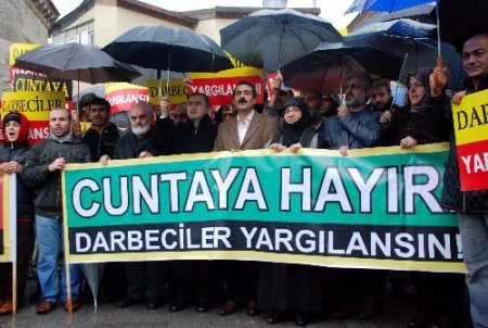 Stk'lar, 'belge' Tartışmasında Adı Geçen Askerlerin Sivil Mahkemede Yargılanmasını İstedi