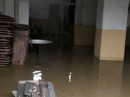 Su Borusu Patladı, Lise Binası Sular Altında Kaldı
