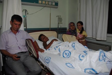 Su kaydırağından düşen çocuk hayati tehlikeyi atlattı