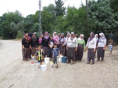 Su kuyusunun elektrik faturasını ödemeyen mahalleli 8 gündür susuz