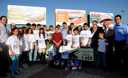 Su üstünde dans ettiler