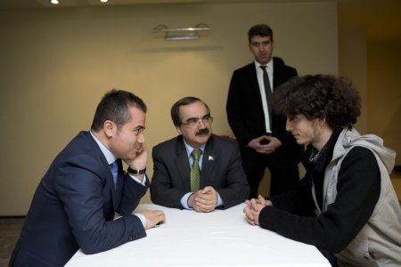 Suat Kılıç, kendisine yumurta atan genç ile buluştu