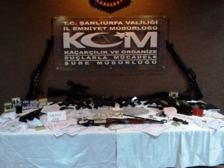 Suç çetesinde ele geçirilen mühimmat cephaneyi aratmıyor