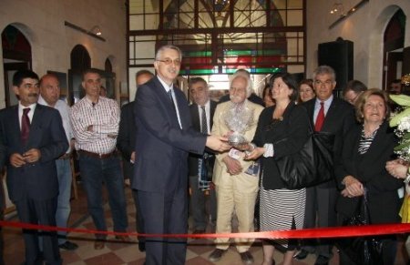 'Sudaki Damlalar' isimli ebru sergisi açıldı