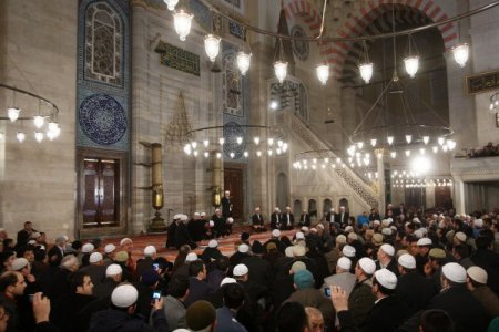Süleymaniye Camii'nde Mevlid Kandili