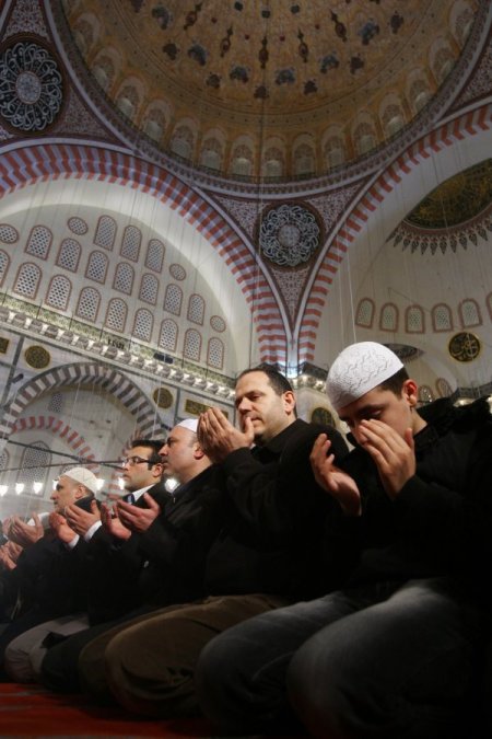Süleymaniye Camii'nde Mevlid Kandili