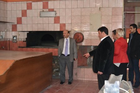 Sultangazi’de ruhsatsız fırınlar yıkılıyor