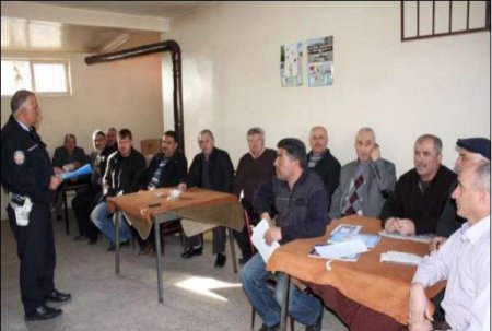 Suluova'da servis şoförlerine emniyet kemeri eğitimi verildi