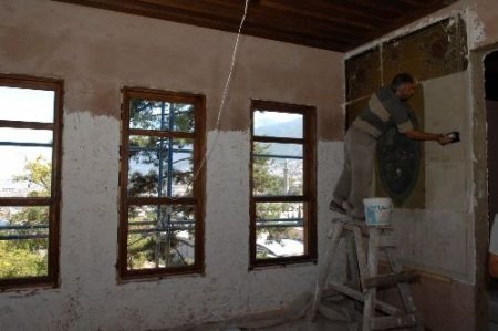 Sümbüllü Konağı'nın Duvar Kağıtları Koruma Altına Alındı