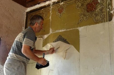 Sümbüllü Konağı'nın Duvar Kağıtları Koruma Altına Alındı