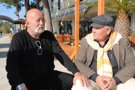 Sümer Tilmaç: Toplumsal kaynaşmanın yolu selamlaşmadan geçiyor