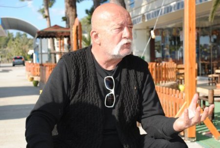 Sümer Tilmaç: Toplumsal kaynaşmanın yolu selamlaşmadan geçiyor