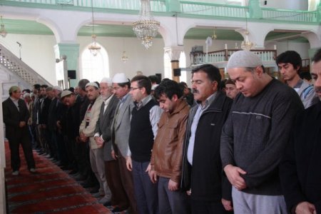 Sungur Ağabey için gıyabi cenaze namazı kılındı