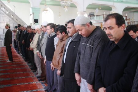 Sungur Ağabey için gıyabi cenaze namazı kılındı